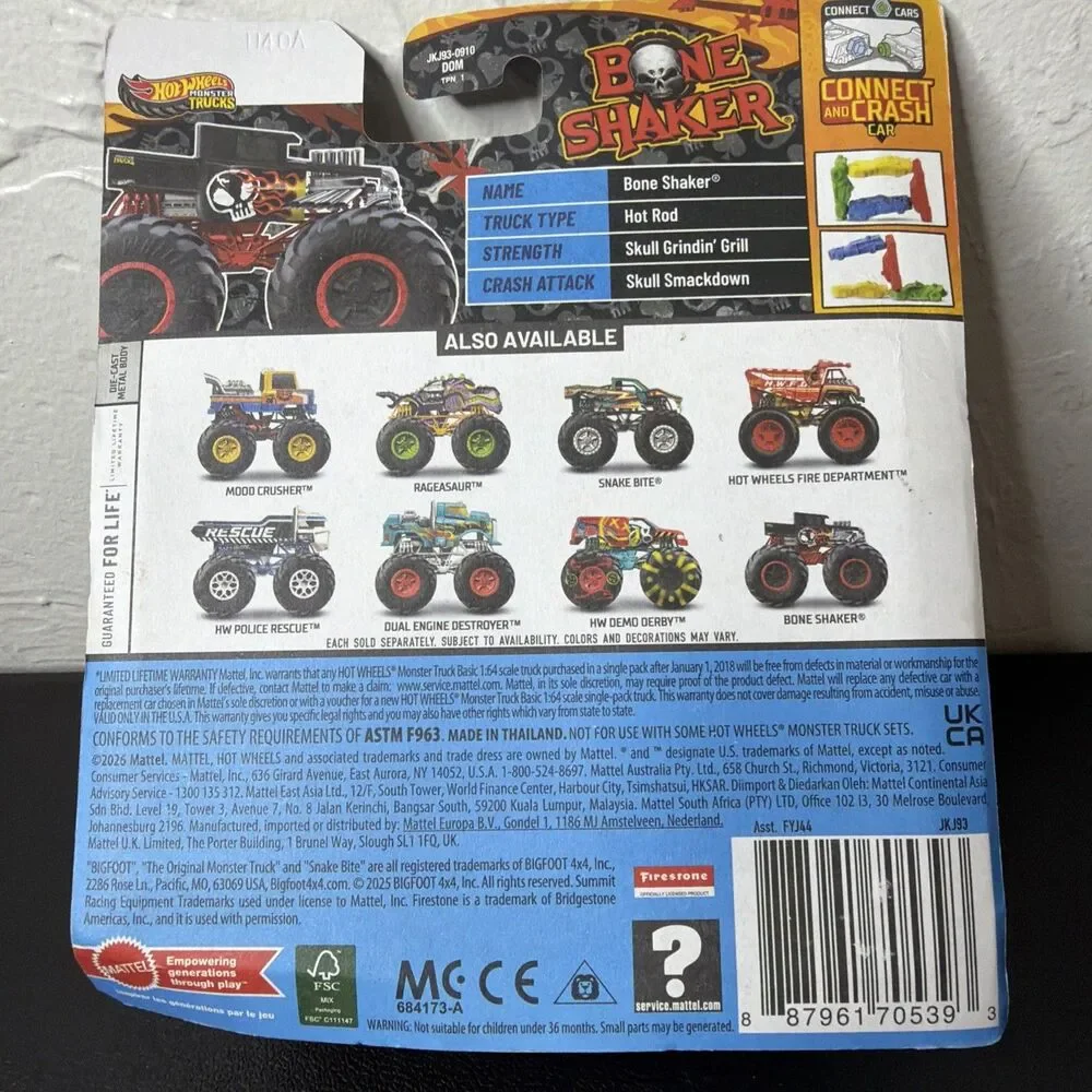 Hot Wheels Monster Trucks BONE SHAKER with Crushed Car NEW FYJ44